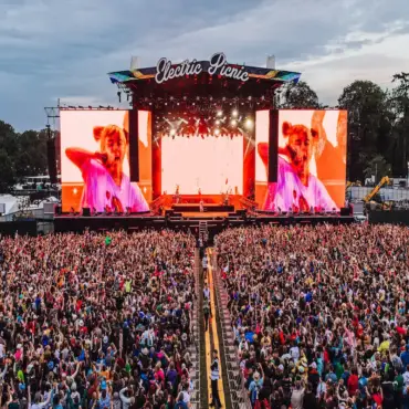 Bus to electric picnic