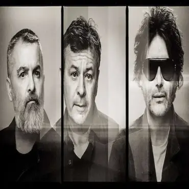 coaches to manic street preachers